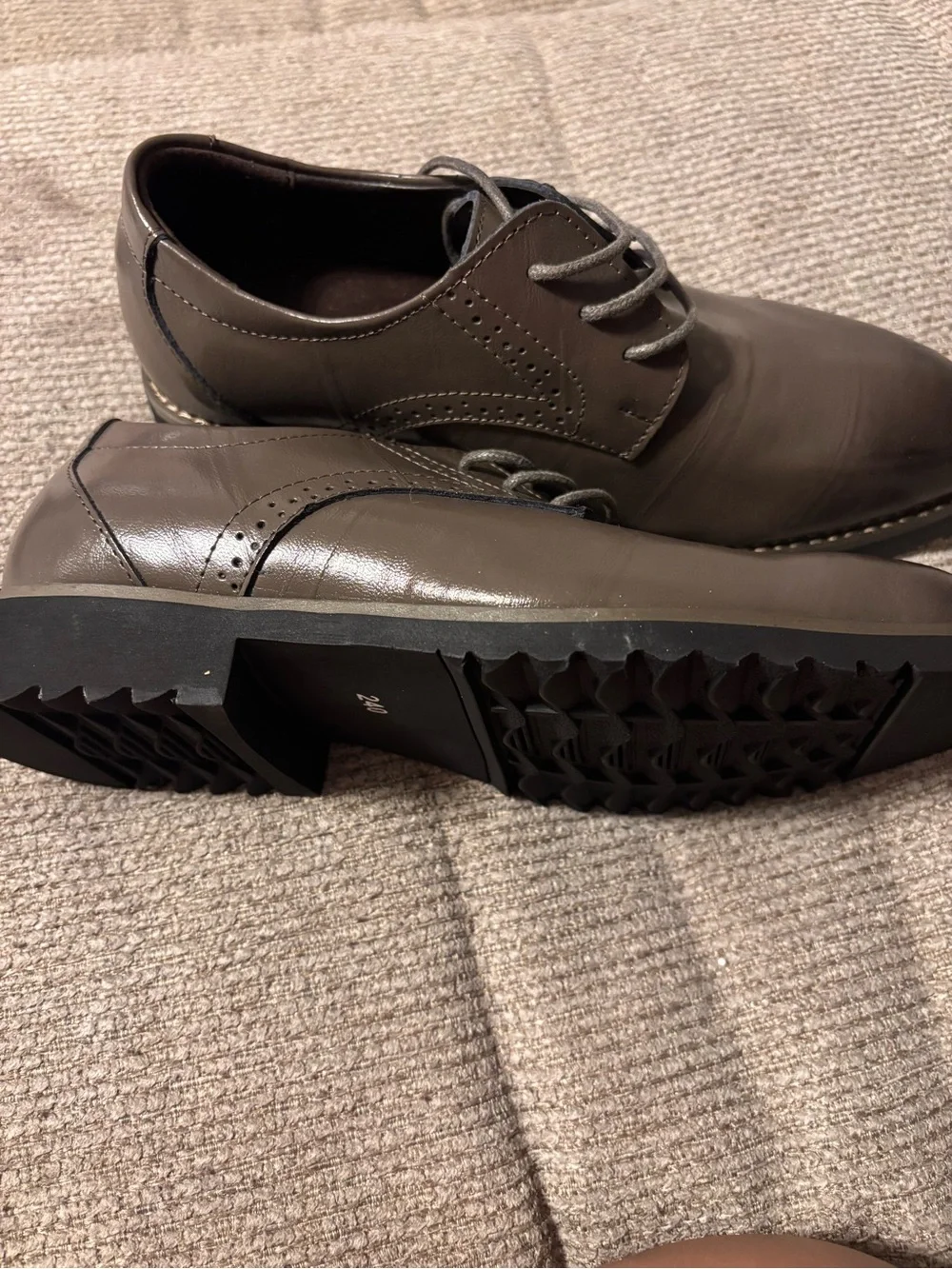 Men's Classic Lace-Up Dress Shoes in Dark Gray